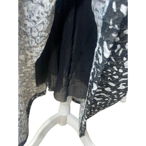 Fuzzi Women’s Black and white leopard print short sleeved dress size large - Picture 3 of 10